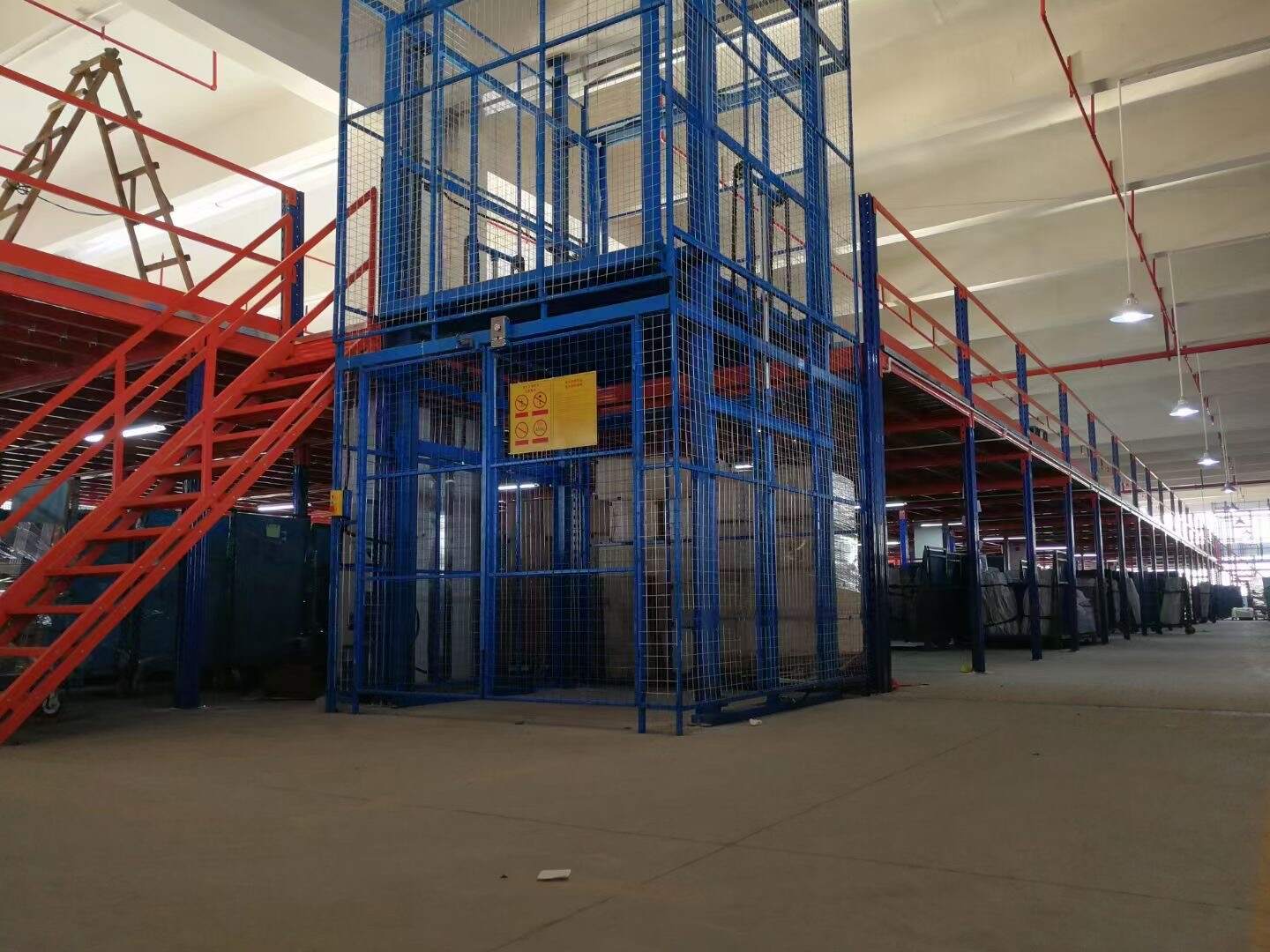 阁楼平台货架消防管理,东佰巨货架厂教如何避开这3大雷区